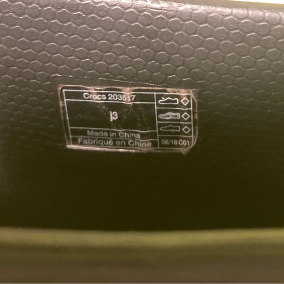 Kids Children’s Batman Crocs Boots size J3 Rain Boots - Picture 8 of 8